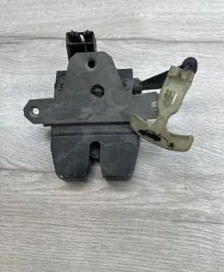 Ford Focus Tailgate/trunk/boot lock/catch/latch 242313