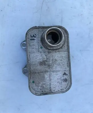 Audi A3 S3 A3 Sportback 8P Engine oil radiator 06J117021J