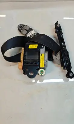 Mitsubishi Grandis Front seatbelt C9095HL