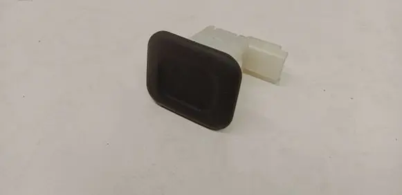 Tailgate opening switch