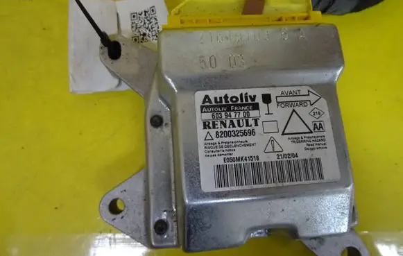 Renault Laguna II Airbag control unit/module 603947700 8200325696