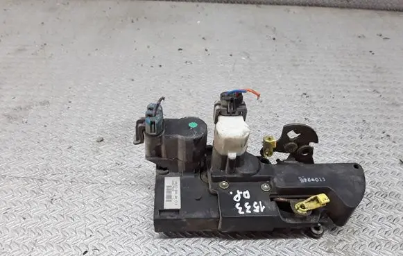 Opel Frontera B Front door lock 16637560