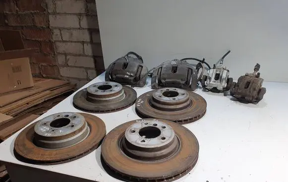 BMW 3 E90 E91 Brake discs and calipers set 5730348