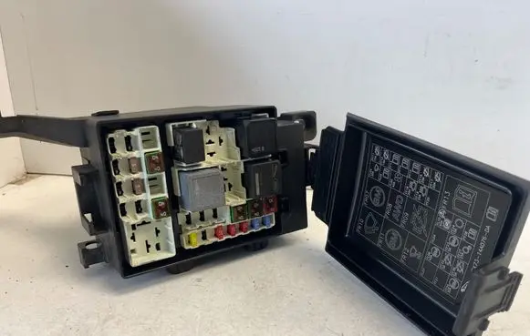 Jaguar XE Fuse box set GX7314A076DA