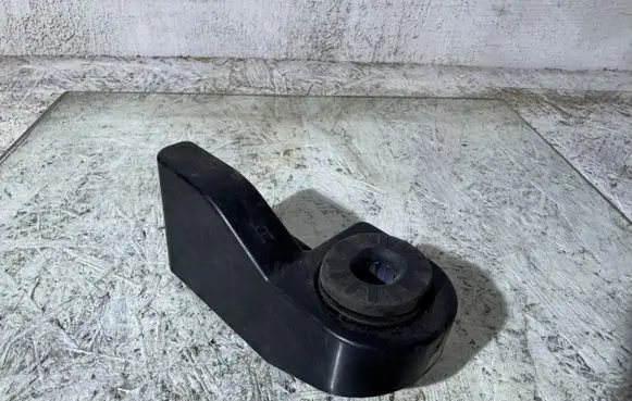 Opel Astra K Radiator mount bracket 13466591
