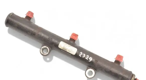 Land Rover Discovery 3 - LR3 Fuel main line pipe 4R8Q9D280AB 4R8Q9D280AC 1369551
