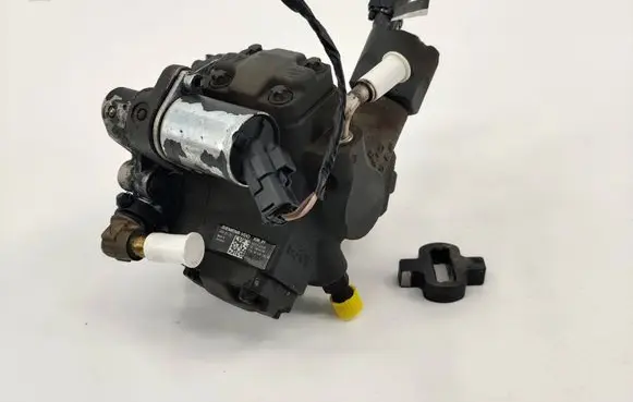 Ford Mondeo MK IV Fuel injection high pressure pump 9683624080 A2C27100268