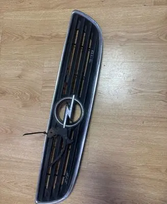 Opel Zafira A Front bumper upper radiator grill GM90580685 90580685