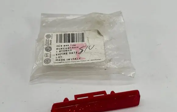 Volkswagen PASSAT B6 Tail light part 3C9945106