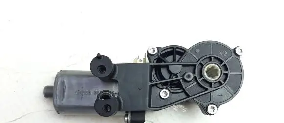 Mercedes-Benz E W211 Seat adjustment motor 0390203277 M7935