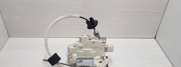Audi A6 S6 C6 4F Front door lock 4F1837016