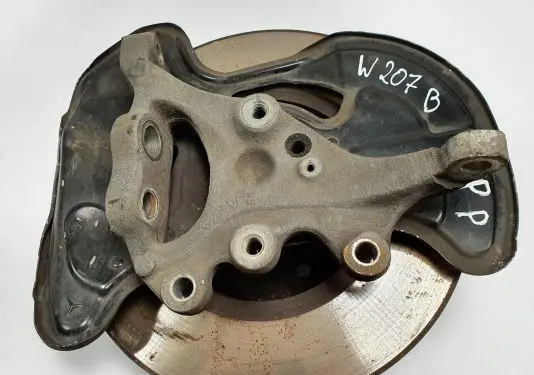 Mercedes-Benz E C207 W207 Front wheel hub