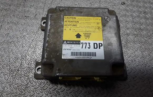 Mitsubishi Pajero Airbag control unit/module MR472773
