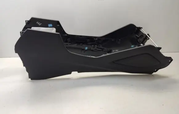 Hyundai Tucson TL Center console 84678D7701 84612D7700 8461D7700