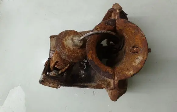 Volkswagen Sharan Spare wheel mounting bracket