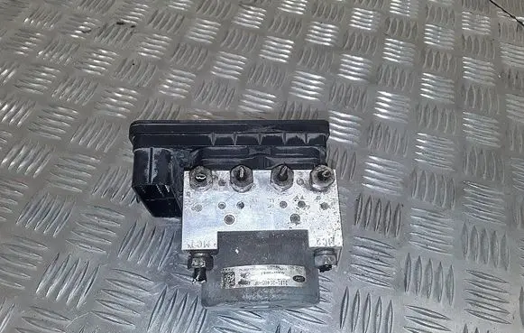 Ford Fiesta ABS Pump d1b12c013bd d1b12c405af