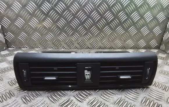 BMW 1 F20 F21 Dash center air vent grill 9205357 920535711