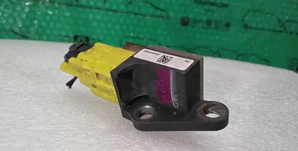 Volkswagen PASSAT B6 Airbag deployment crash/impact sensor 3C0959651