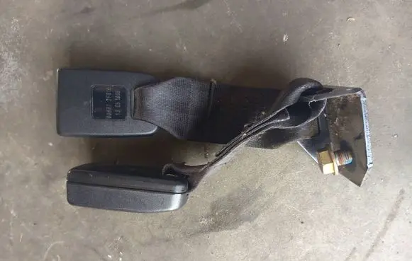 Nissan Primera Rear seatbelt buckle 888622F010 13051999 18051999