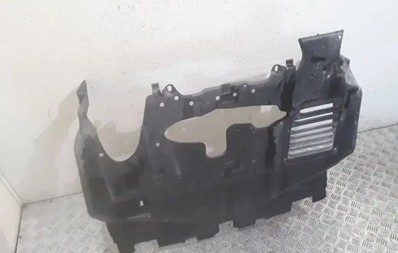 Subaru Legacy Engine splash shield/under tray