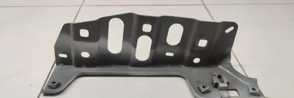 Renault Clio V Fender mounting bracket 6413756R