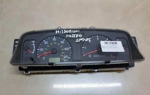 Mitsubishi Pajero Sport I Speedometer (instrument cluster) MR590142