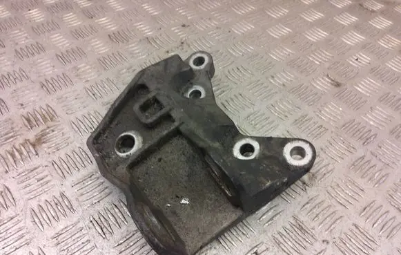 Land Rover Discovery 5 Engine mounting bracket GJ326P096AE