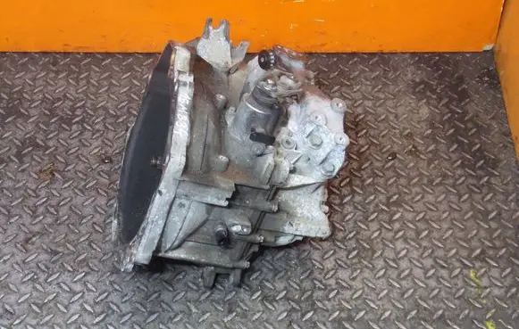 Opel Zafira C Manual 6 speed gearbox M32 BIEGOW