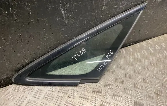 BMW 2 F46 Front door window/glass frame 