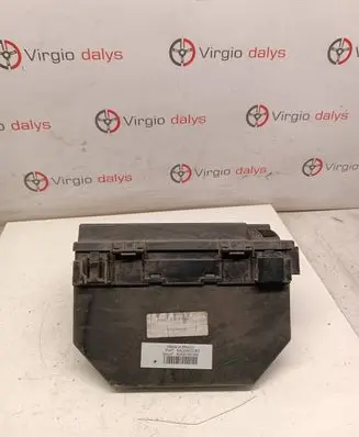 Chrysler Voyager Fuse box set R62333001