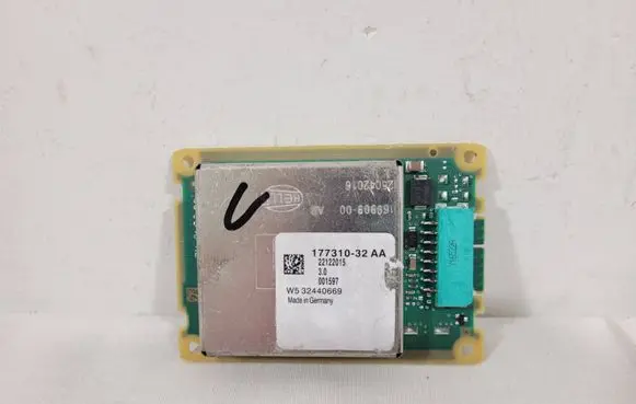 Opel Astra J Headlight ballast module Xenon 17731032AA 0060669 22122015