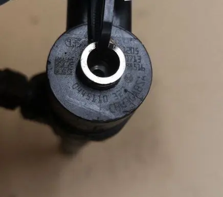 Opel Insignia A Fuel injector 0445110327