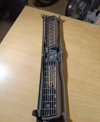 Seat Toledo I (1L) Front grill 1L0853653