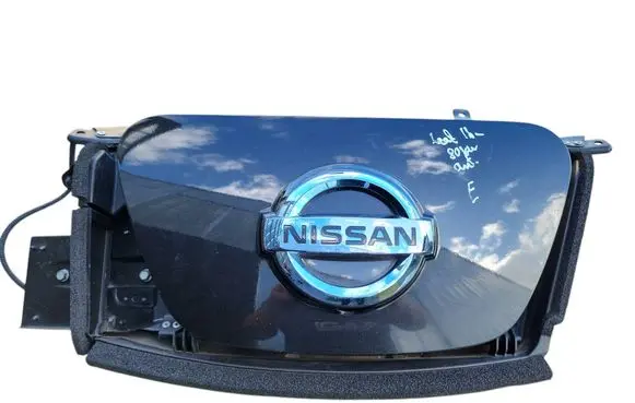 Nissan Leaf I (ZE0) Electric car charge socket cover 