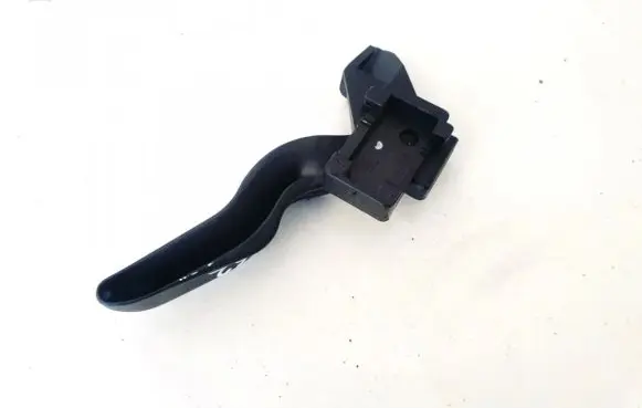 Opel Zafira A Engine bonnet (hood) release handle