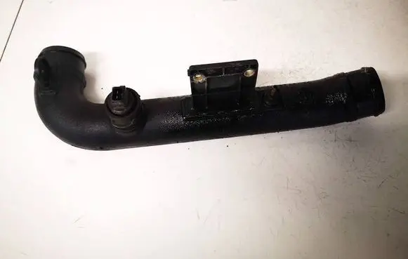 Audi A4 S4 B5 8D Intercooler hose/pipe 8d0145840a