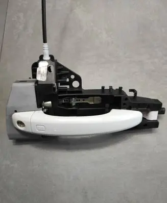 Front door exterior handle/bracket