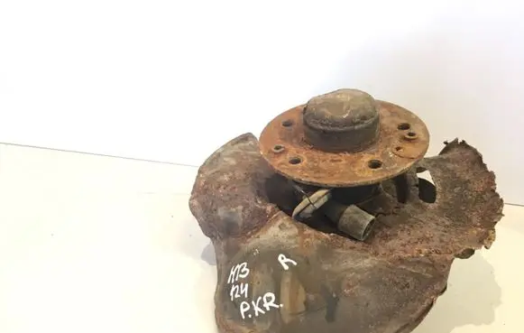 Mercedes-Benz E W124 Front wheel hub spindle knuckle