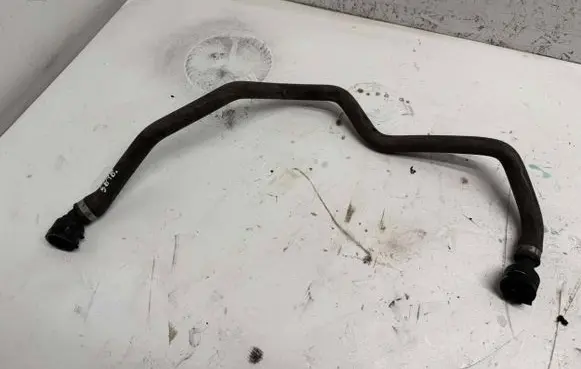Coolant pipe/hose