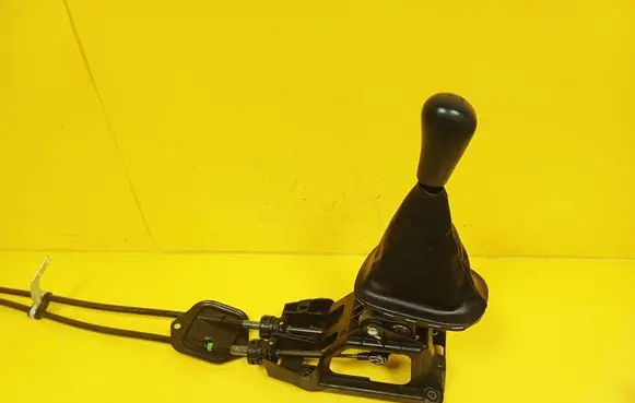 Peugeot 107 Gear shifter/selector 