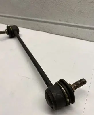 Audi 80 90 S2 B4 Front anti-roll bar/stabilizer link 131045EGT