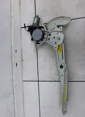 Nissan Pixo Front door window regulator with motor 