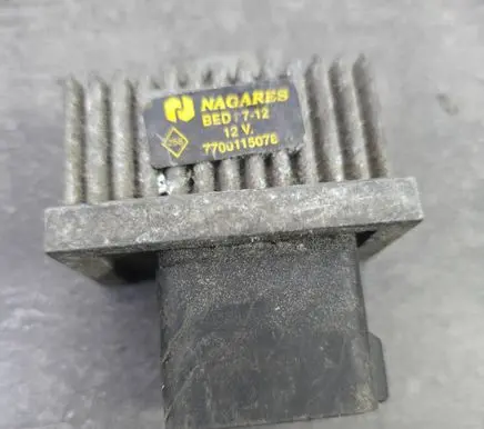 Opel Vivaro Glow plug pre-heat relay 7700115078 B5D712 BED7712
