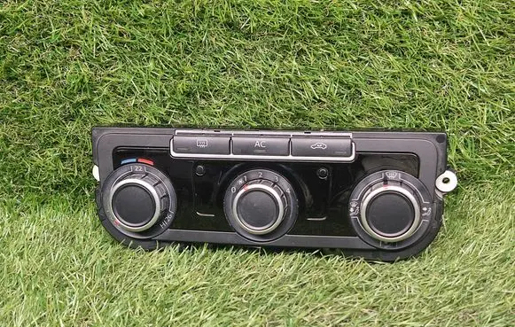 Volkswagen Golf VI Climate control unit 3C8907336AB 5HB009751