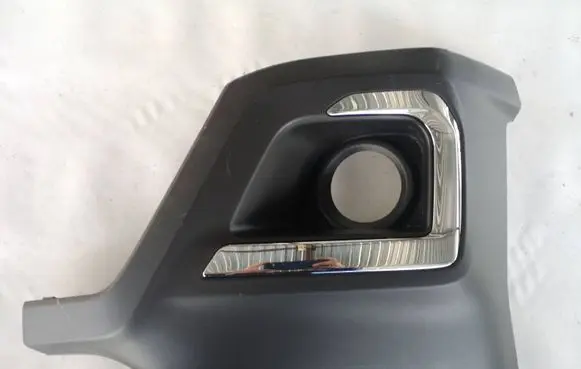 Front fog light trim/grill
