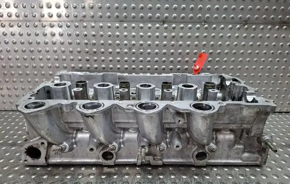 Peugeot 407 Engine head S26282098 9651517110