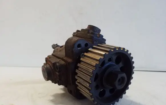 Iveco Daily 6th gen Fuel injection high pressure pump 5801439062