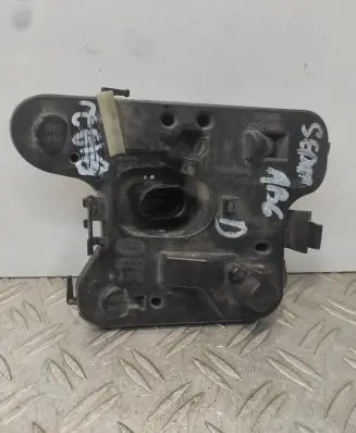 Audi A4 S4 B6 8E 8H Tail light bulb cover holder 153948