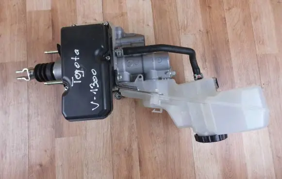 Toyota C-HR I Master brake cylinder 4721010040