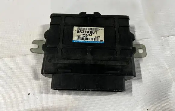 Mitsubishi Lancer Air suspension control unit module (rear) 8631A061 X4T71880H
